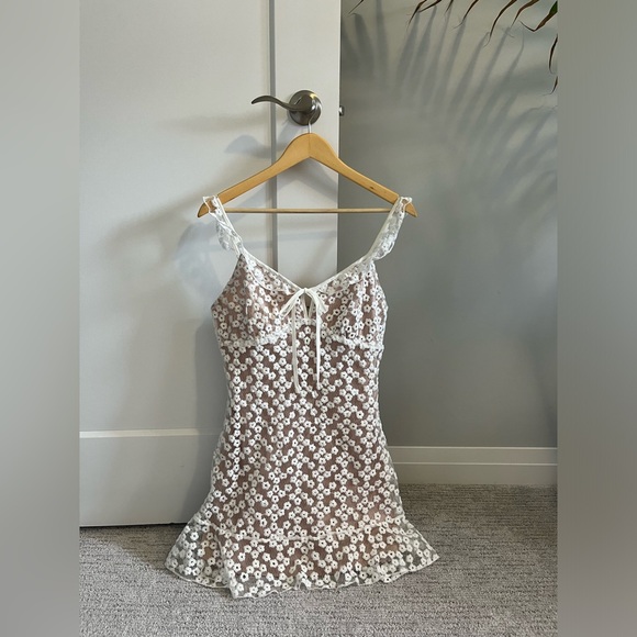White Lace Mini Summer Dress Size M - Picture 1 of 4